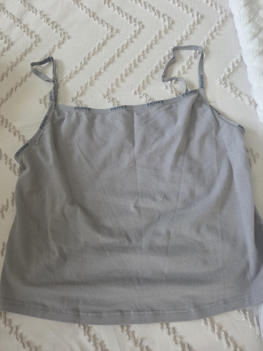 SKIMS Light Gray Tank Cami tag says 4x...its a large/xl tops.